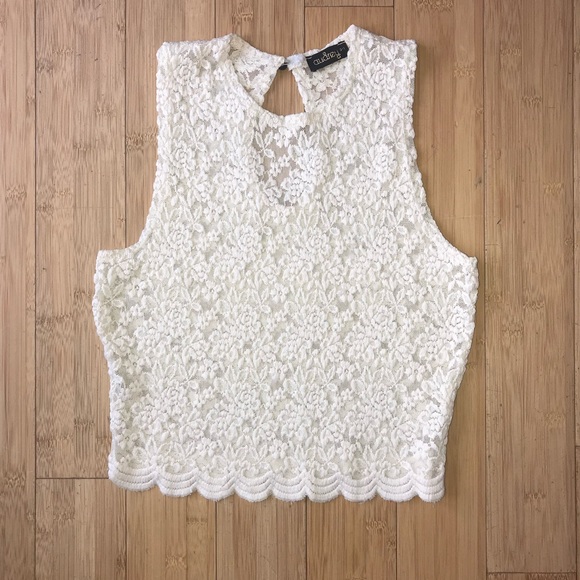 Tops - Cream Lace Crop Top Size Small